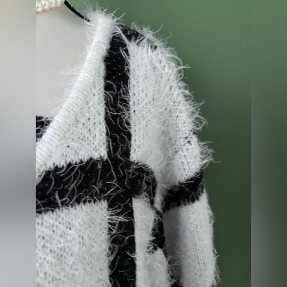 NY Collection Sweater - Picture 5 of 8